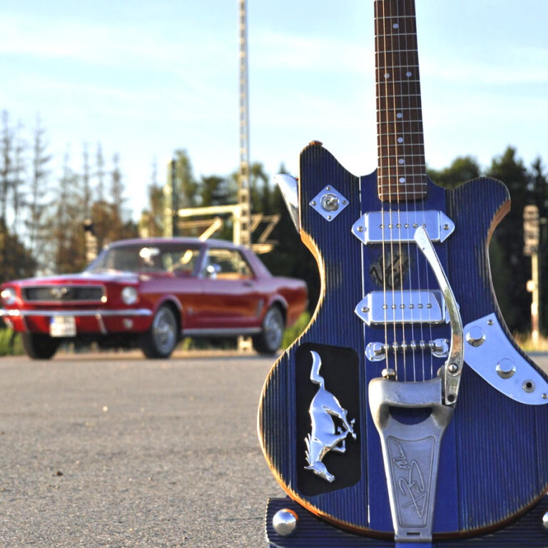Veranda guitars Sally 1966 Ford Mustang Rail