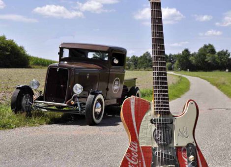 Die CocaCola-Gitarre auf Facebook