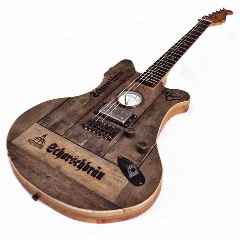 Schorschbraeu Gitarre1