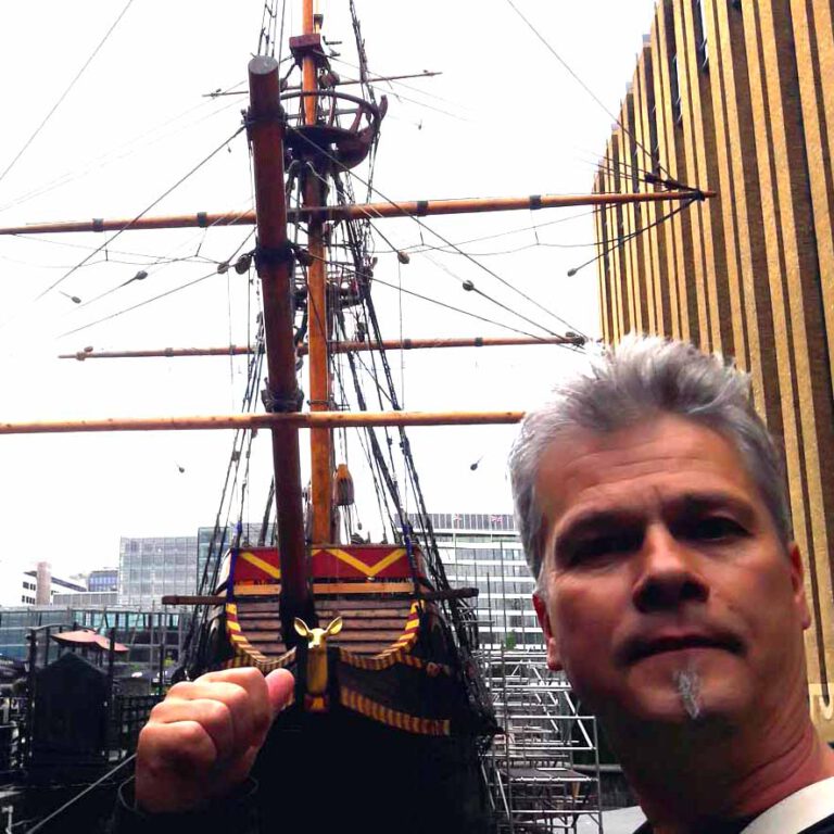 Golden Hinde
