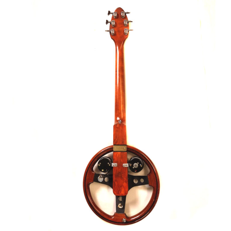 Alfa Lenkrad Gitarre 1