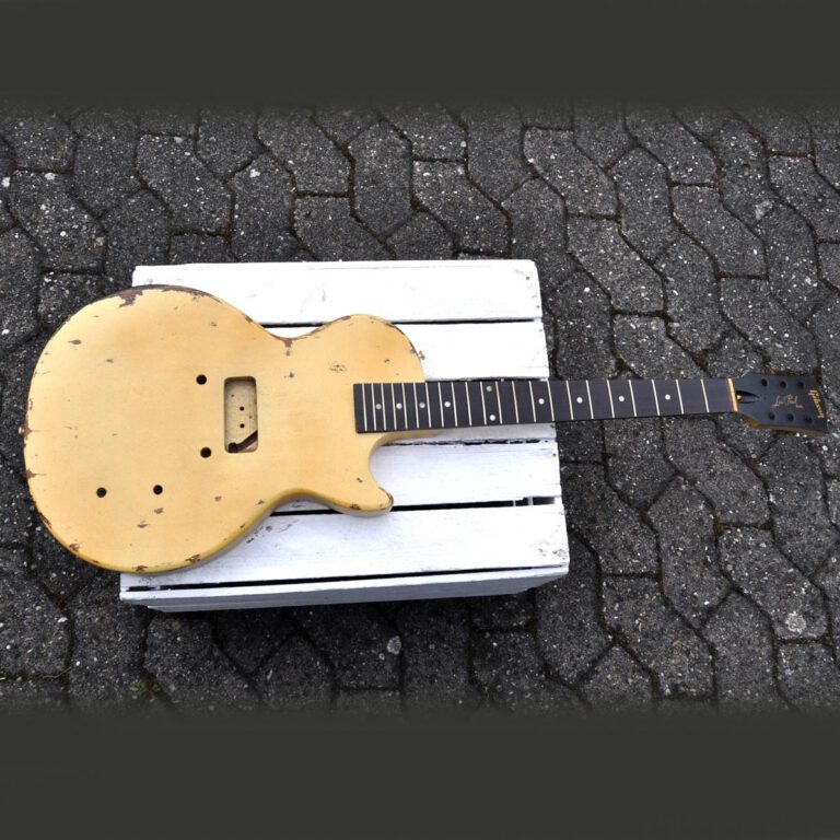Gibson Relic