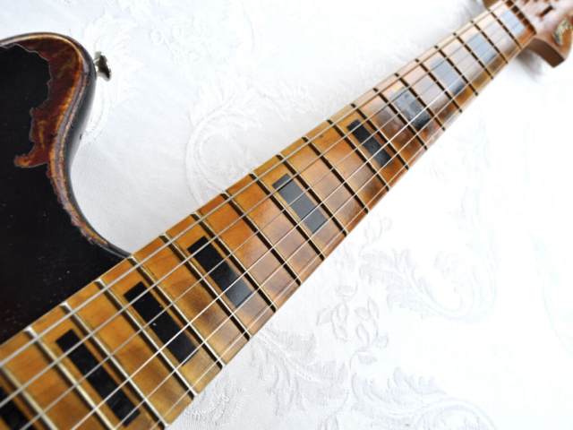 Fender Jazzmaster mit Maple-neck und Blockinlays